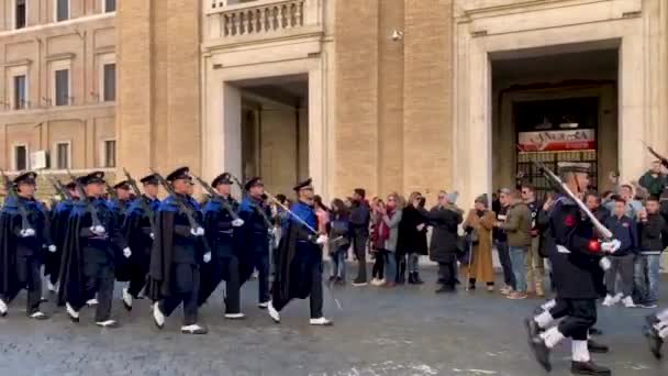 Militaire kerstdemonstratie op Vaticaan — Stockvideo