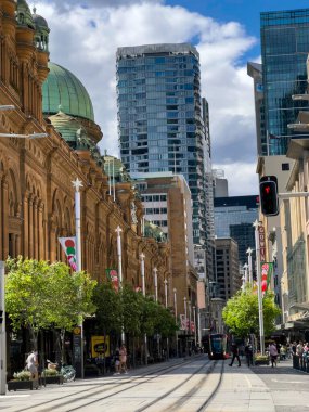 Sydney CBD 'deki gökdelenler ve tarihi bina