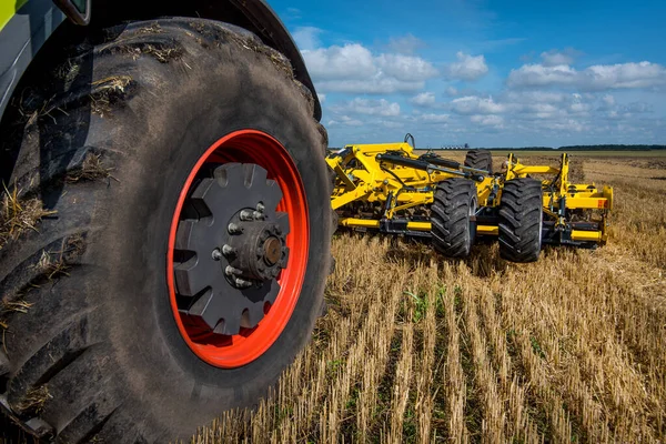 Large Tractor Wheel Foreground — Foto Stock