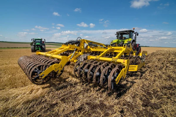 Multi Disc Cultivator Tillage System Operation Tractor — Stock fotografie