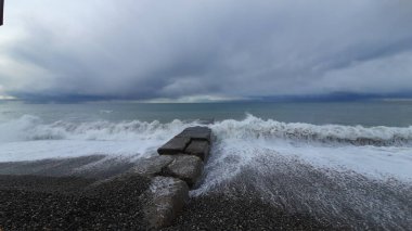 Adler ve Sochi yakınlarındaki Karadeniz 'de fırtına