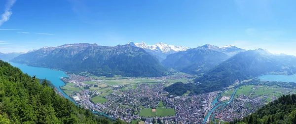 Letecký Plný Pohled Interlaken Brienz Thun Jezera Švýcarské Alpy Pozadí — Stock fotografie