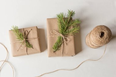 Noel hediye beyaz izole