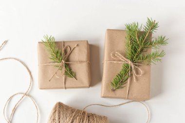 Noel hediye beyaz izole