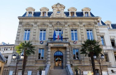 Saint Cloud belediye binası. Saint-Cloud, Fransa 'nın batısındaki Paris banliyölerinde yer alan bir komün..