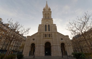 Aziz Joseph Kilisesi 1867-74 yılları arasında inşa edilmiştir. Çeşitli milletlerden nüfusların bulunduğu bir mahallede yerini hatırlatmak için kilise, St. Joseph des Nations adını aldı. Paris mi? Fransa.