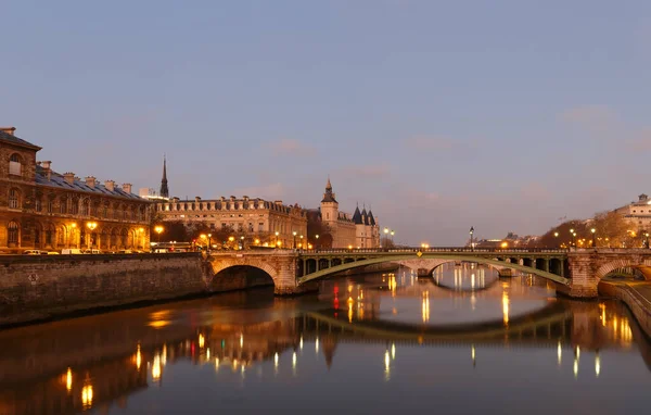 Vista Notturna Del Castello Conciergerie Del Ponte Pont Notre Dame — Foto Stock