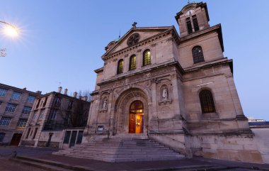 Saint-Jacques-Saint-Christophe de la Villette Kilisesi 1841 ve 1844 yılları arasında eski bir 14. yüzyıl kilisesinin üzerine inşa edilmiştir. Paris mi? Fransa.