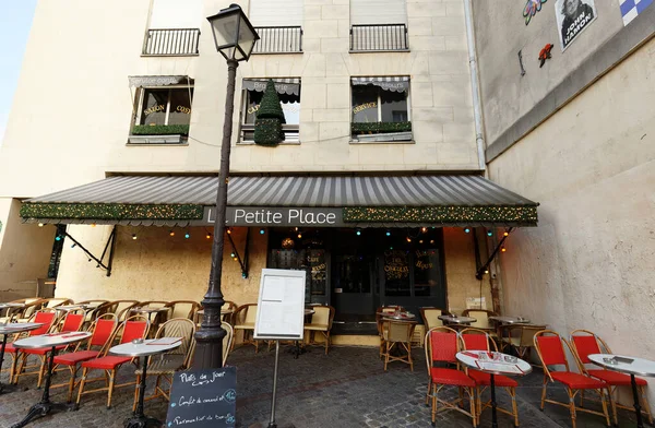 París Francia Enero 2022 Tradicional Café Francés Petite Place Encuentra — Foto de Stock