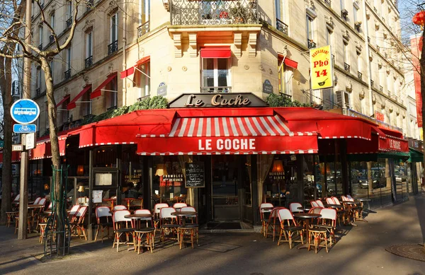 프랑스 2022 Coche 프랑스의 레스토랑으로 파리의 구역에 올림피아드 지하철 역에서 — 스톡 사진