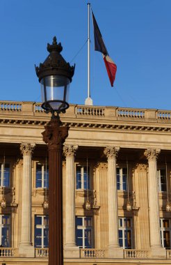 Paris, Fransa-7 Şubat 2022: Hotel de la Marine, Concorde Meydanı 'ndaki ikonik bir anıttır. 1798 yılına kadar Garde-Meuble de la Couronne 'a ev sahipliği yaptı..
