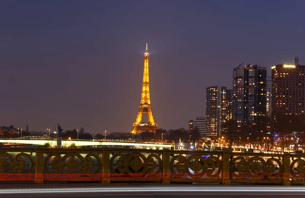 Paris Frankreich März 2022 Der Eiffelturm Wird Nachts Erleuchtet Ist — Stockfoto
