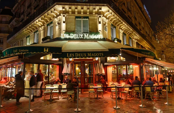 Paris França Março 2022 Famoso Café Les Deux Magnatas Noite — Fotografia de Stock