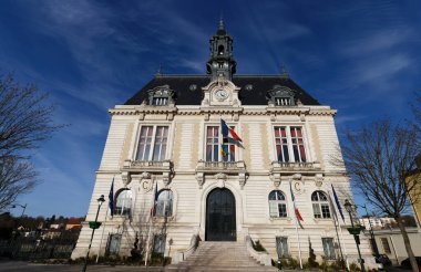 Corbeil-Essonnes Belediye Binası. Paris 'in güney banliyölerinde bir komün. Paris 'in merkezine 28.3 km uzaklıktadır..