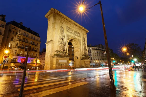 Porte Saint Denis Noite Chuvosa Monumento Parisiense Localizado Décimo Arrondissement — Fotografia de Stock