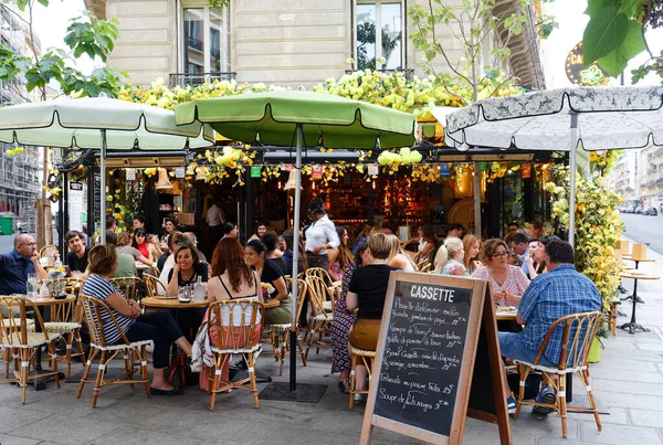 Paříž Francie Června 2022 Tradiční Francouzská Kazeta Nachází Okrese Montparnasse — Stock fotografie