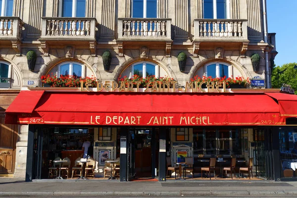 Paris France July 2022 Traditional French Cafe Depart Saint Michel — Fotografia de Stock