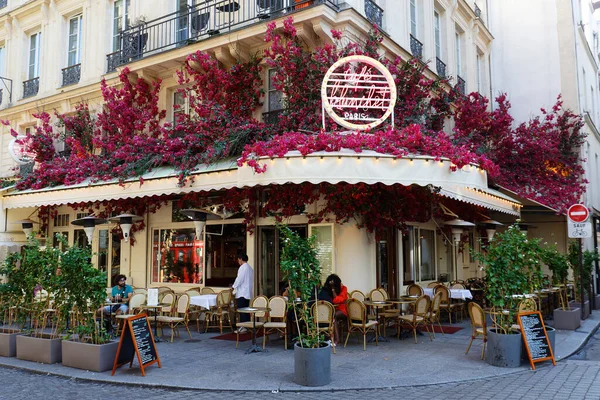 Paris France July 2022 Blanchet Corner Cafe Decorated Flowers Located — Fotografia de Stock