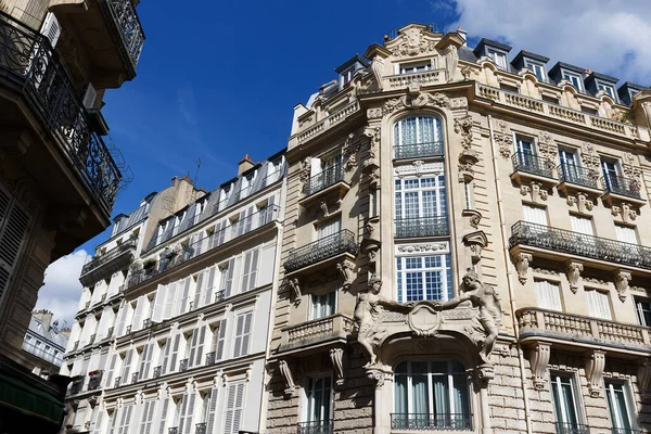 Fachadas Das Casas Tradicionais Francesas Com Varandas Janelas Típicas Paris — Fotografia de Stock