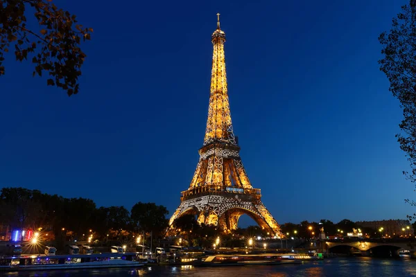 Paris Frankrike Oktober 2022 Eiffeltornet Upplyst Natten Det Ett Gallertorn — Stockfoto
