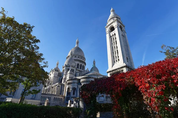 크로체 Basre Coeur 가톨릭 교회로 파리에서 몽마르트르 광장에 위치해 — 스톡 사진