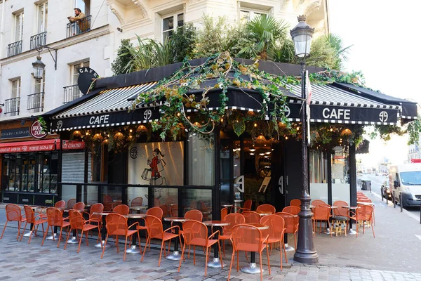 Paris France October 2022 Παραδοσιακό Γαλλικό Εστιατόριο Βρίσκεται Όχι Μακριά — Φωτογραφία Αρχείου