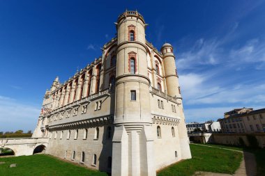 Saint-Germain-en-Laye kalesi Paris 'in 13 mil batısında. Avcı kulübesi olarak kullanılıyordu. Saint-Germain-en-Laye, Fransa.
