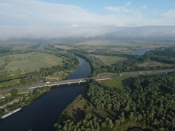 Nehirde drone görünümü.