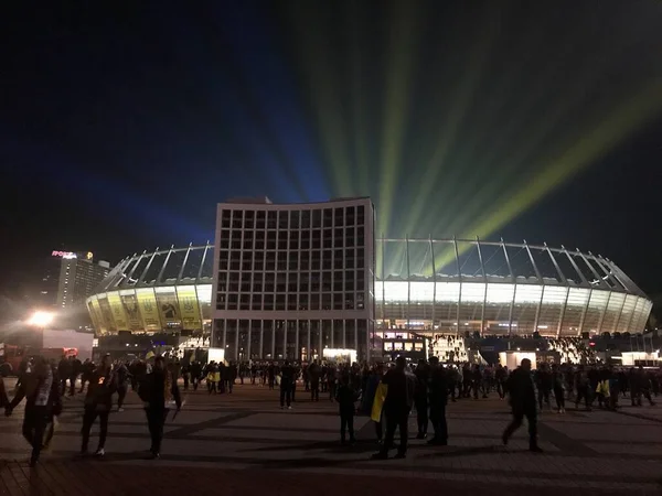 Kyiv şehrindeki insanlar