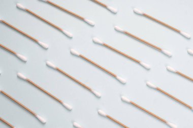 Pamuk ve bastondan düz pamuk tomurcukları, sıfır atık hijyen ürünleri çevre dostu kavramı