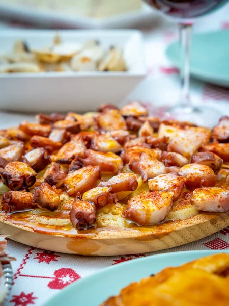 Platos Comida Para Grandes Celebraciones Como Cumpleaños Aniversarios Cenas Navidad — Foto de Stock