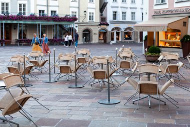 Salzburg, Avusturya - 11.7.2021: kapalı teras restoranı