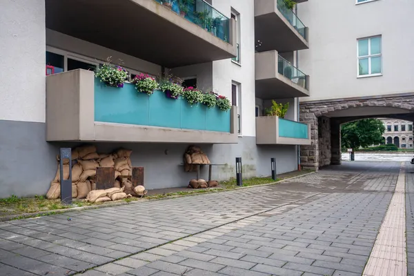 Sandbags as protection against water during floods — Stock Photo, Image