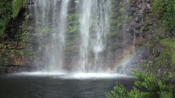 Ett Naturligt Vattenfall Regnskogarna Sydamerika — Stockvideo