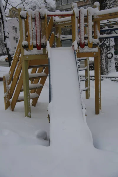 Snow Snow Covered Slide Children City Yard — Stock Photo, Image