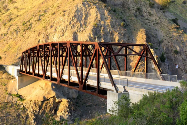 Anderson Lake Bridge. Morgan Hill, Santa Clara County, California, USA.
