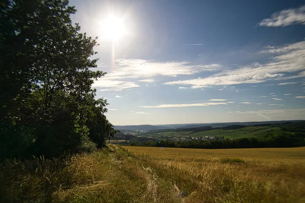 Landskap Med Kullar Åkrar Ängar Och Jordbruk Vandring Naturen Vandringsleder — Stockfoto