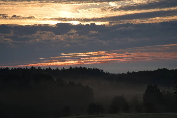 Rising Sun Foggy Meadow Morning Saarland Sky Seems Fire Landscape — Fotografia de Stock