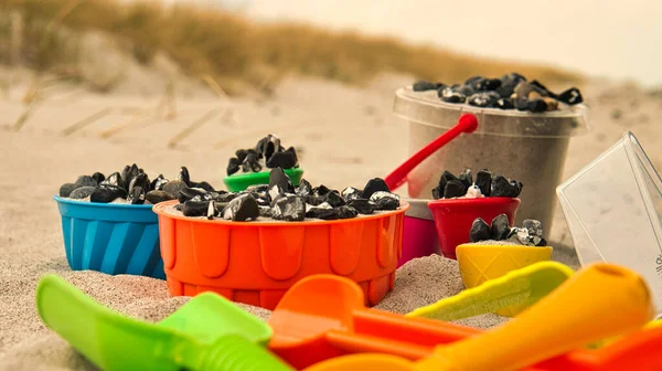 Kolorowe Zabawki Plaży Dla Dzieci Kopania Piasek Służy Budowy Zamków — Zdjęcie stockowe