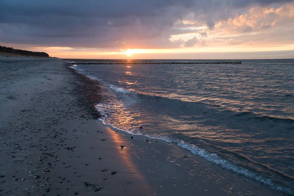 日落时分 波罗的海 豆色浓郁 在海滩度假 在黑暗中浪漫的心情 景观照片 — 图库照片