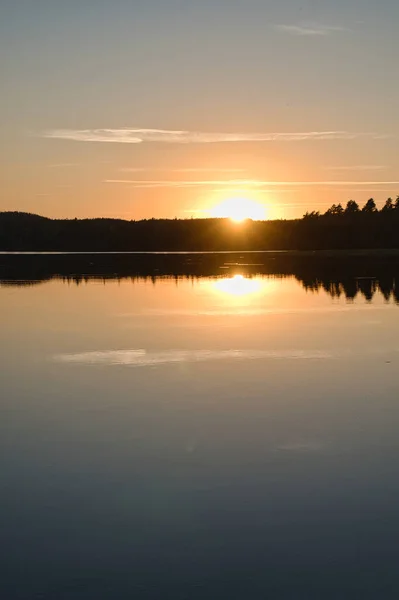 Pôr Sol Com Reflexão Sobre Lago Sueco Smalland Humor Romântico — Fotografia de Stock