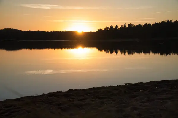 Pôr Sol Com Reflexão Sobre Lago Sueco Smalland Humor Romântico — Fotografia de Stock
