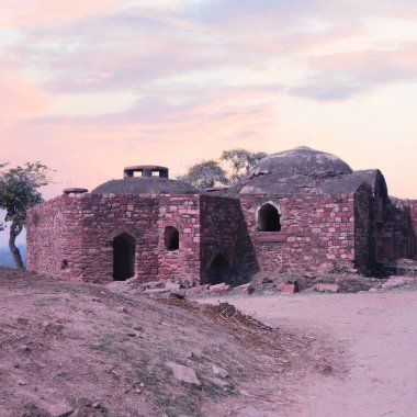 Fatehpur Sikri 'de büyük bir bina 