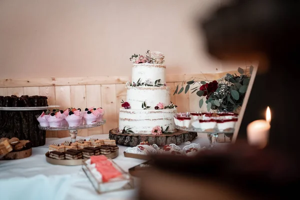 Bruiloft Candy Bar Tafel Met Zoetigheden Desserts Voor Gasten — Stockfoto