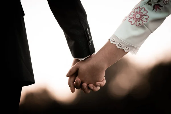 Heiraten Sie Mich Hochzeitsbild Braut Und Bräutigam Halten Sich Romantisches — Stockfoto