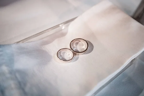 Wedding Day Pair Simple Golden Wedding Rings Love — Stock Photo, Image