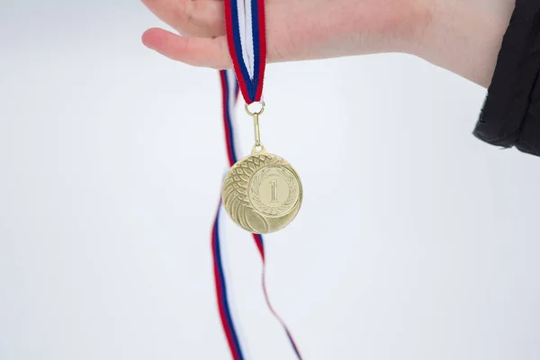 Médaille Fond Blanc Neige Pour Les Gagnants Des Jeux Hiver — Photo