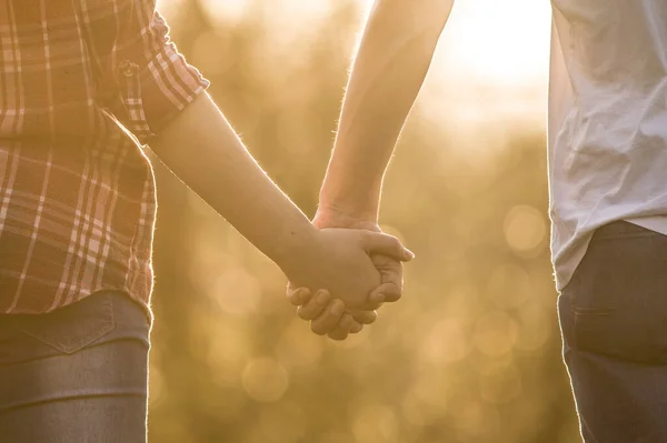 Hou Van Liefde Hangt Lucht Jongen Houdt Meisjes Vast Met — Stockfoto