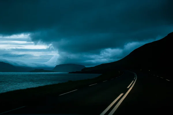 Incrível Natureza Selvagem Temperamental Islândia Com Estrada Foto Viagem Fumar — Fotografia de Stock