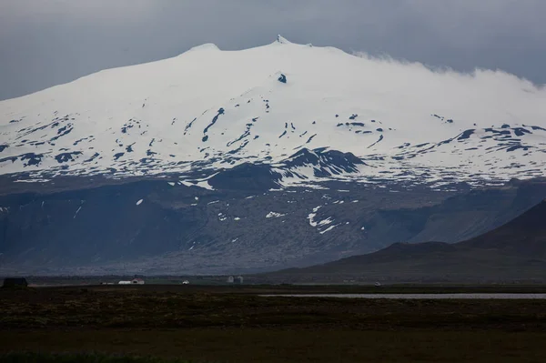 Hegyek Köd Izlandon — Stock Fotó